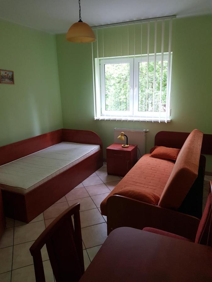 Zacisze Konopnickiej Apartment โปเบียโรโว ภายนอก รูปภาพ