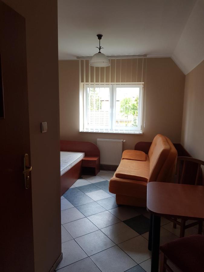 Zacisze Konopnickiej Apartment โปเบียโรโว ภายนอก รูปภาพ